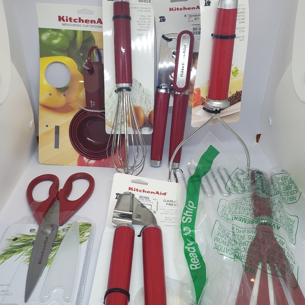NEW Red KitchenAid 7 peice set of Garlic Press Utility Whisk READ ALL